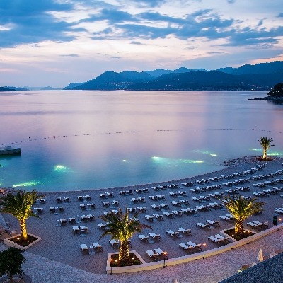 Honeymoons: A song of sun and sea