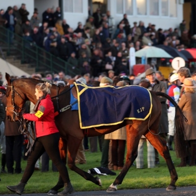 Wedding News: Thrills and traditions sparkle at Exeter Racecourse this season