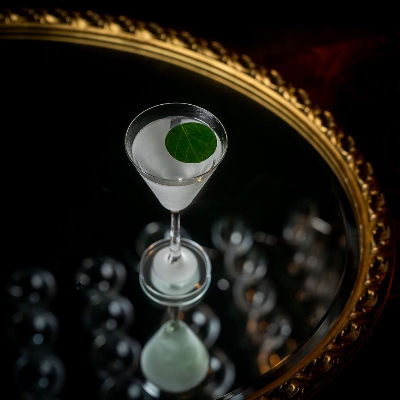 Wedding News: Tom Thumb cocktail bar in Newquay awarded prestigious Pinnacle Guide Star