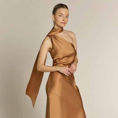 REWRITTEN LONDON PRESENTS THEIR NEWEST BRIDESMAIDS STYLES, WITH COLOUR DOING MOST OF THE TALKING