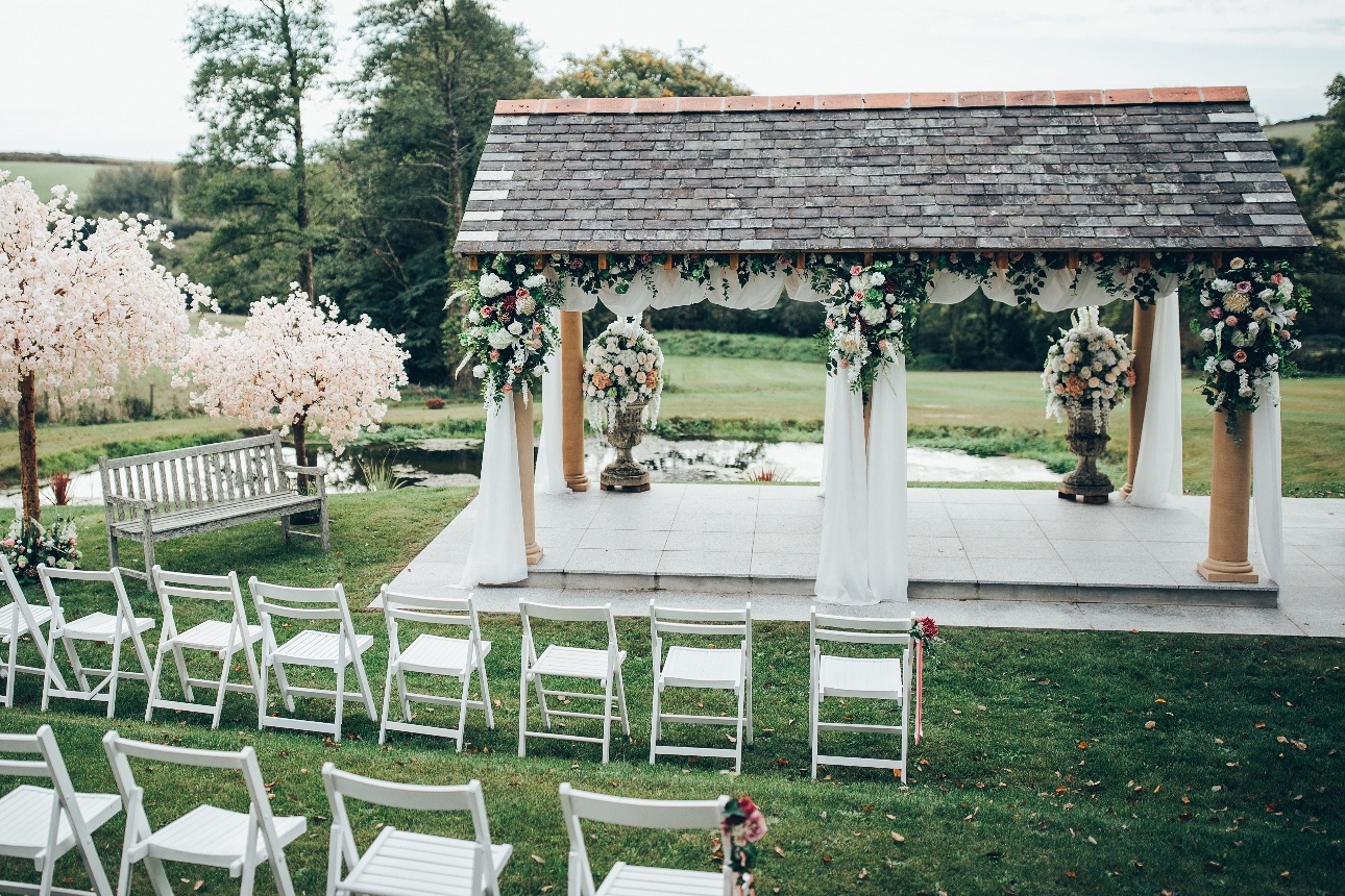 Tredudwell Manor in Fowey, Cornwall, offer outdoor weddings in ceremony temple: Image 1