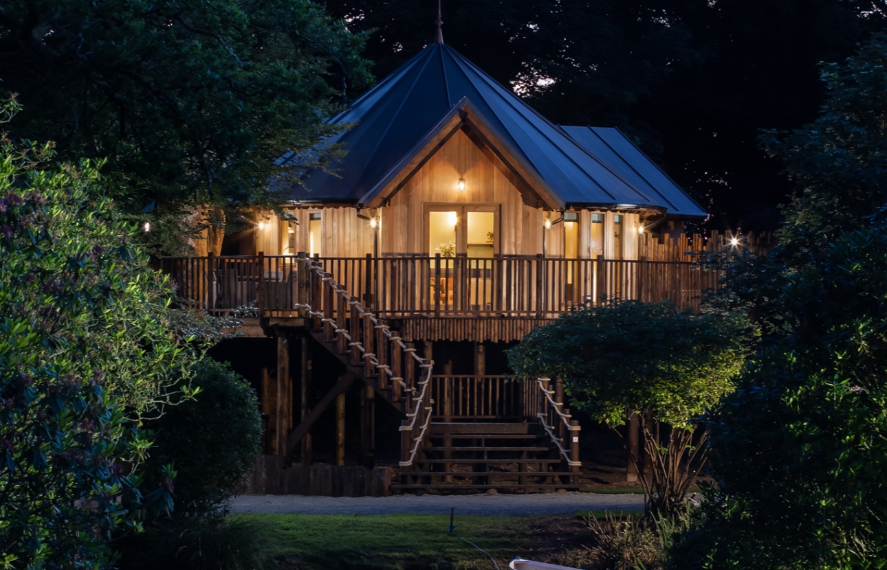 Enjoy a relaxing Cornish minimoon at Luxury Lodges: Image 1