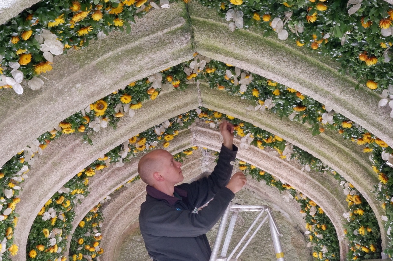 Tribute to Cornish National Trust property Cotehele's traditional Christmas garland