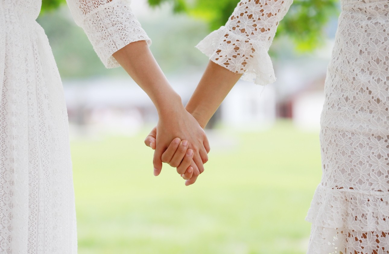 We catch up with independent celebrant Sabine Smith about micro weddings